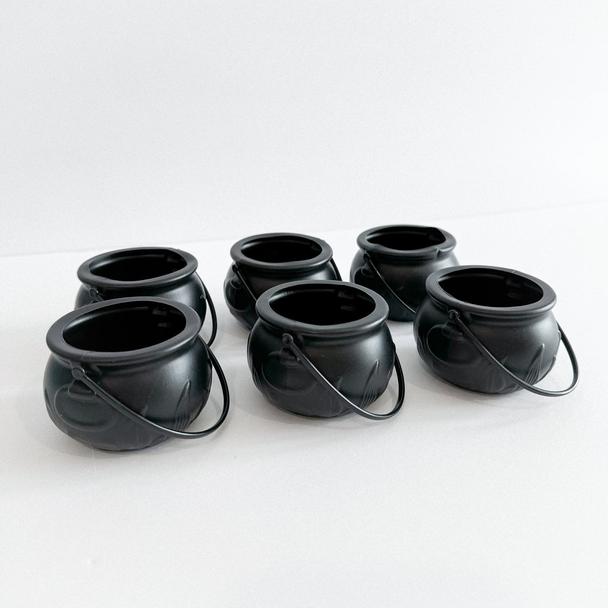 Plastic Cauldrons - Type 2 (Set of 6)