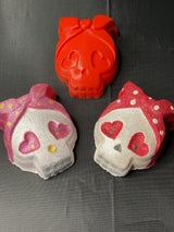 Pin Up Skull Plastic Hand Mold